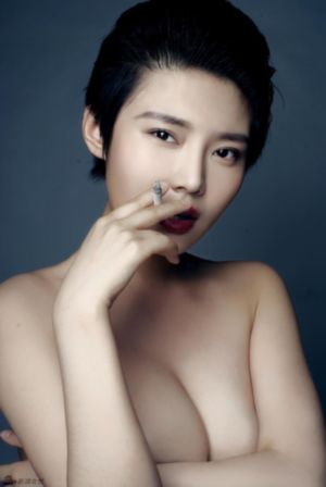 日韩汽车美女车模图片_BD动漫免费观看