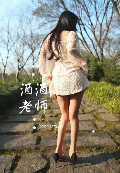 娇妻跪趴高举臀部被调教_4K高清视频观看